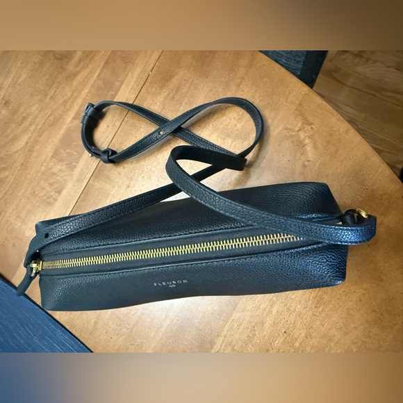 Fleuron Trinity in Noir - Picture 6 of 9